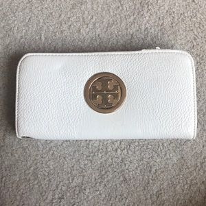 Tory Burch wallet